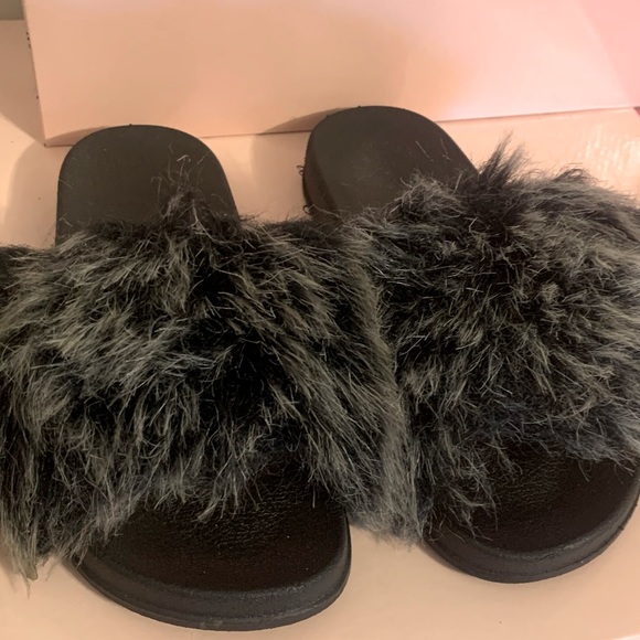 Women’s Trending Ombré Faux Fur Open-Toe Slippers - Slides - Picture 6 of 6